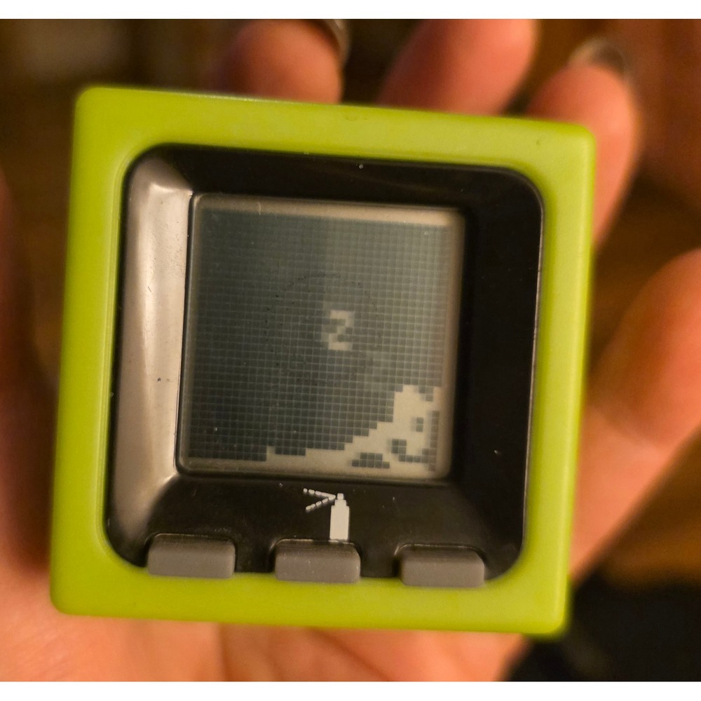 Radica Cube World Series 2 Dusty LimeGreen Handheld ElectronicGame 2005 Vintage